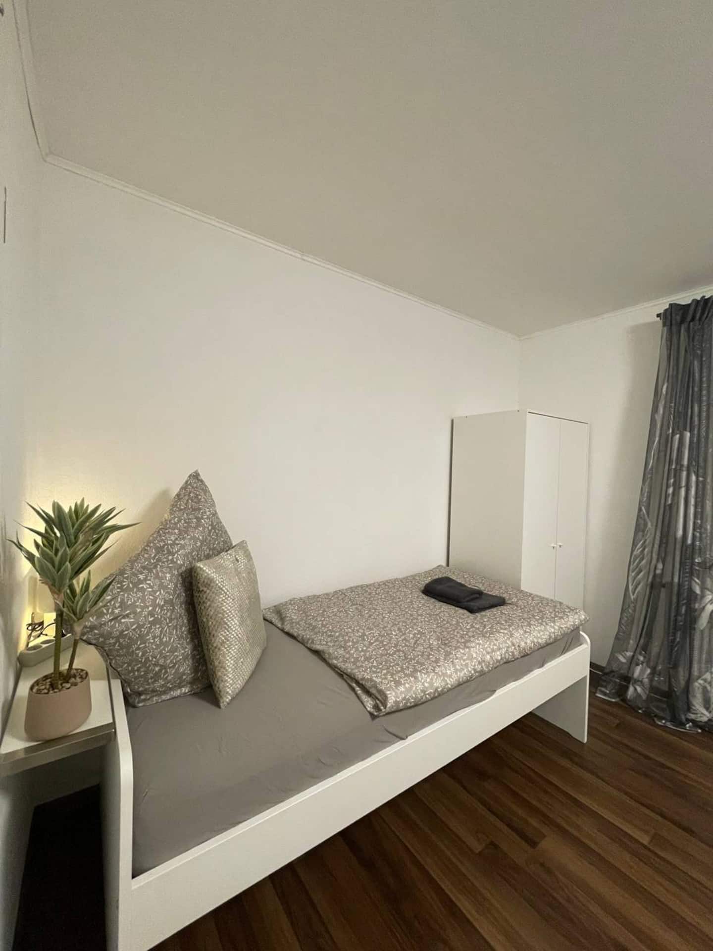 Schlafzimmer Bild 2