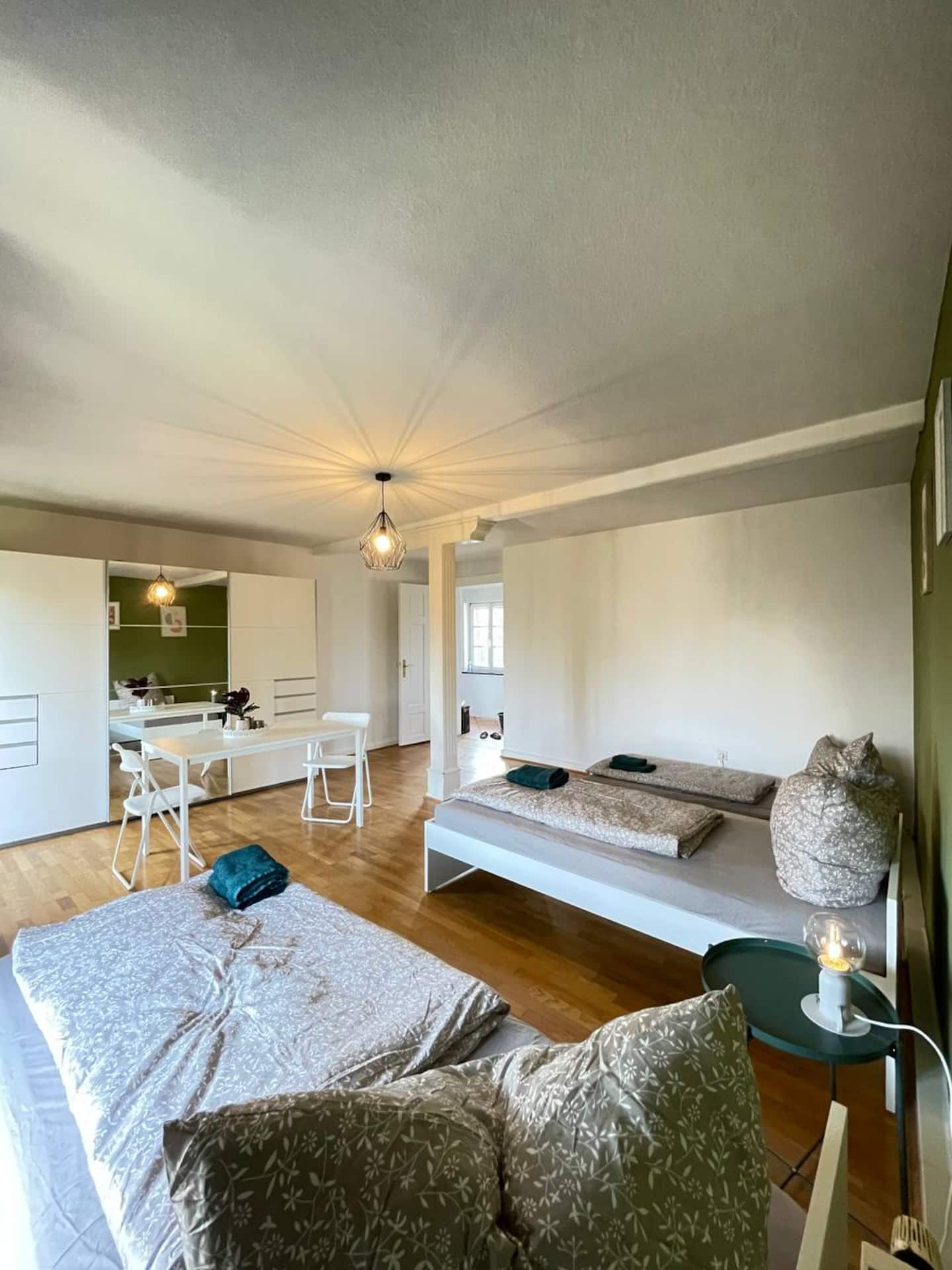 Schlafzimmer 1 Bild 2